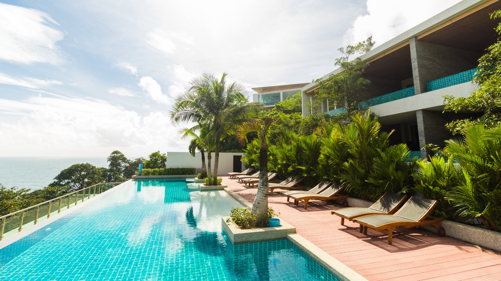 Up to USD260 off hotel booking