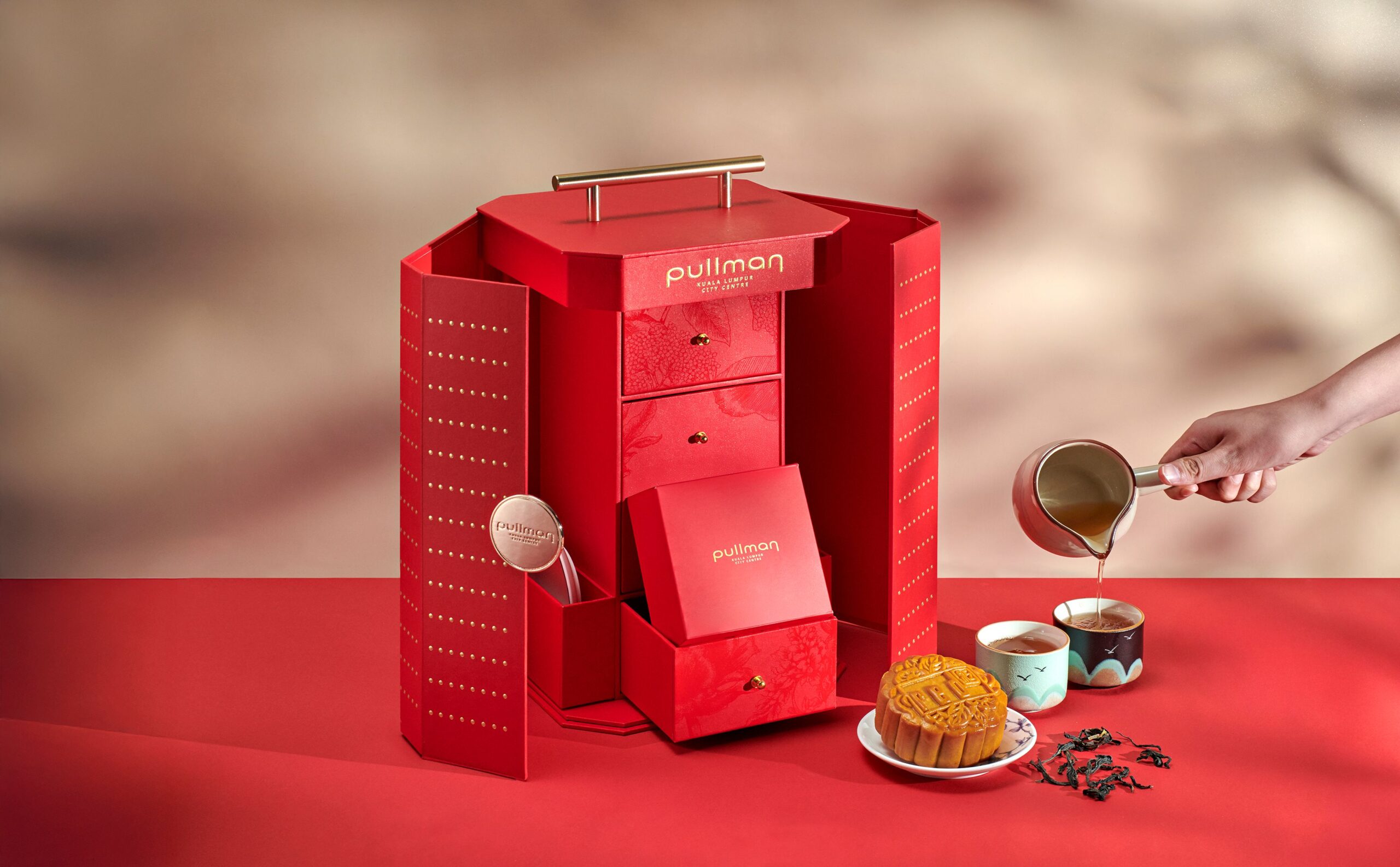 Enjoy Exclusive Savings on Mooncake Gift Boxes with AmBank Cards/-i.